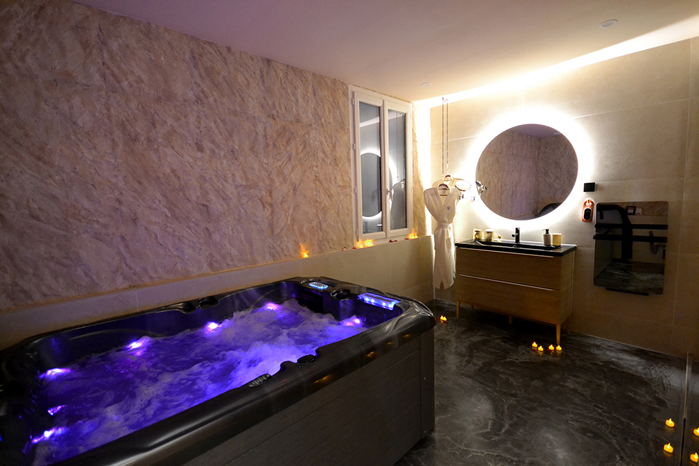 Spa privatif de NOTI ROOM